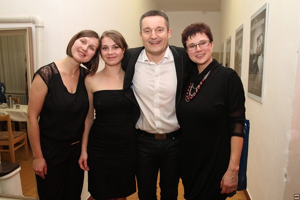 img00060.jpg