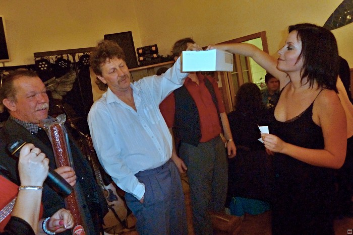 img00037.jpg