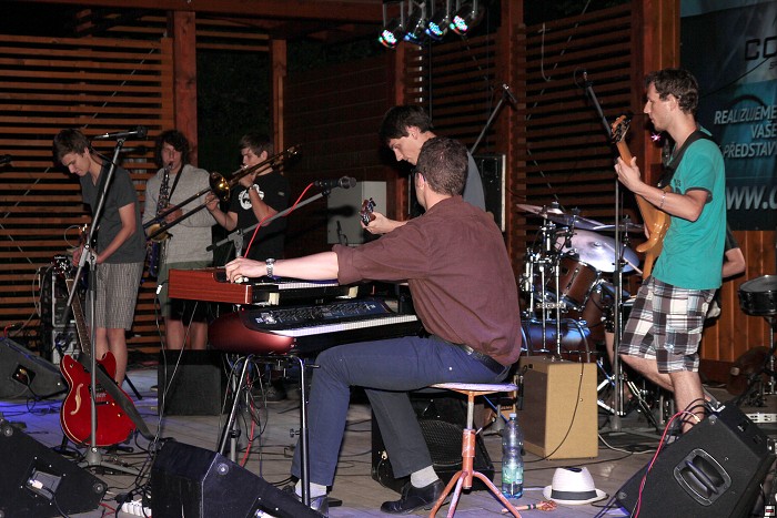 img00006.jpg