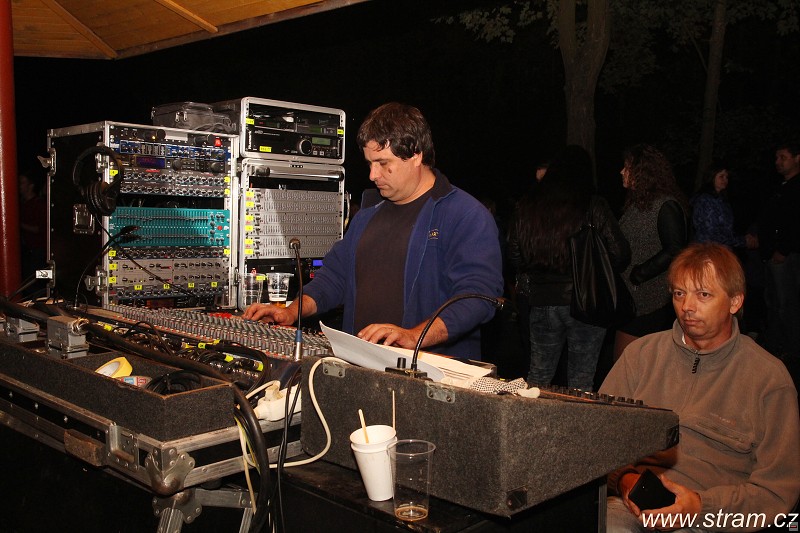 img00030.jpg